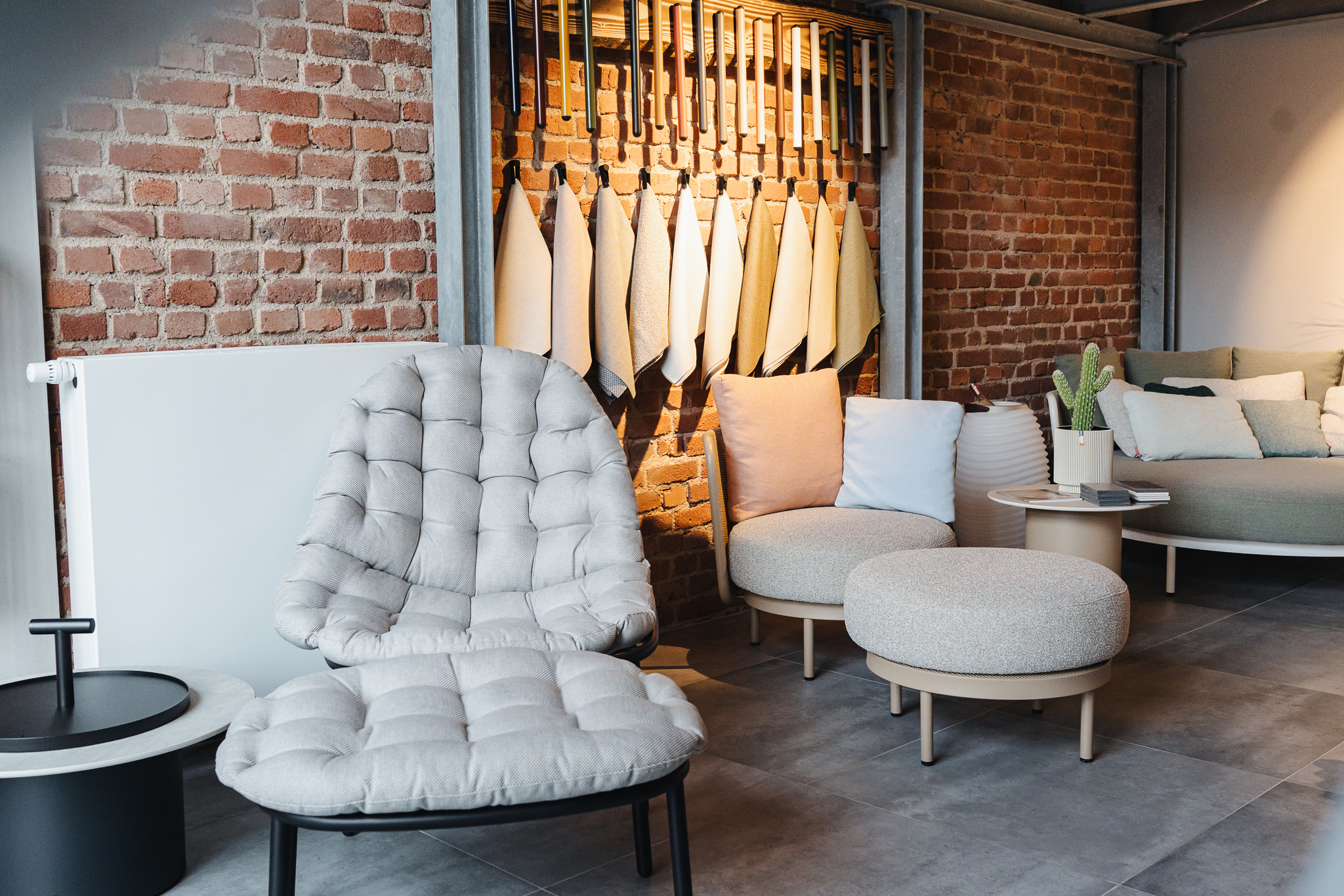 Sitzmöbel-Auswahl im Showroom